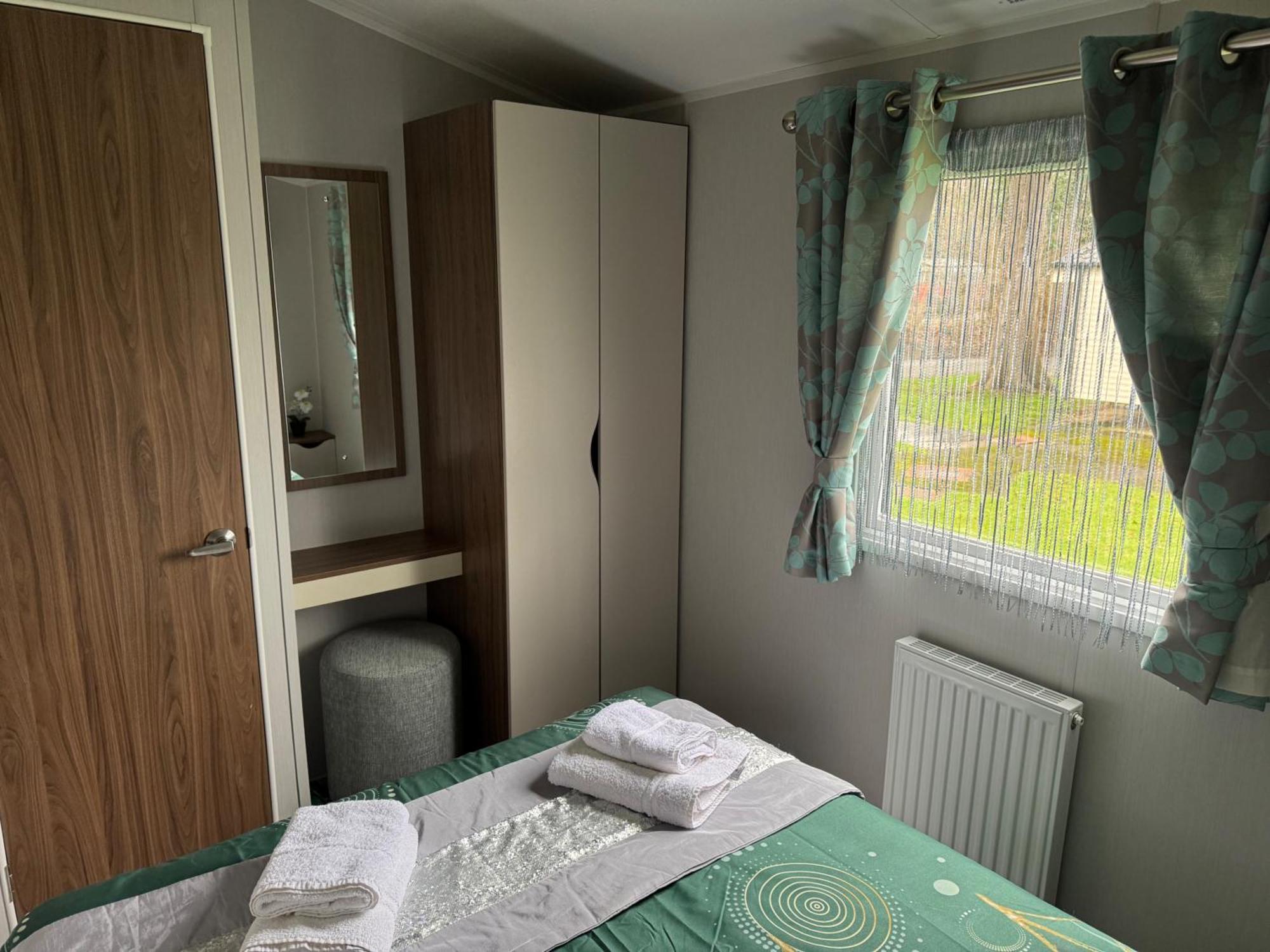 Haggerston Castle - Caravan - Sleeps 6 - Parking *