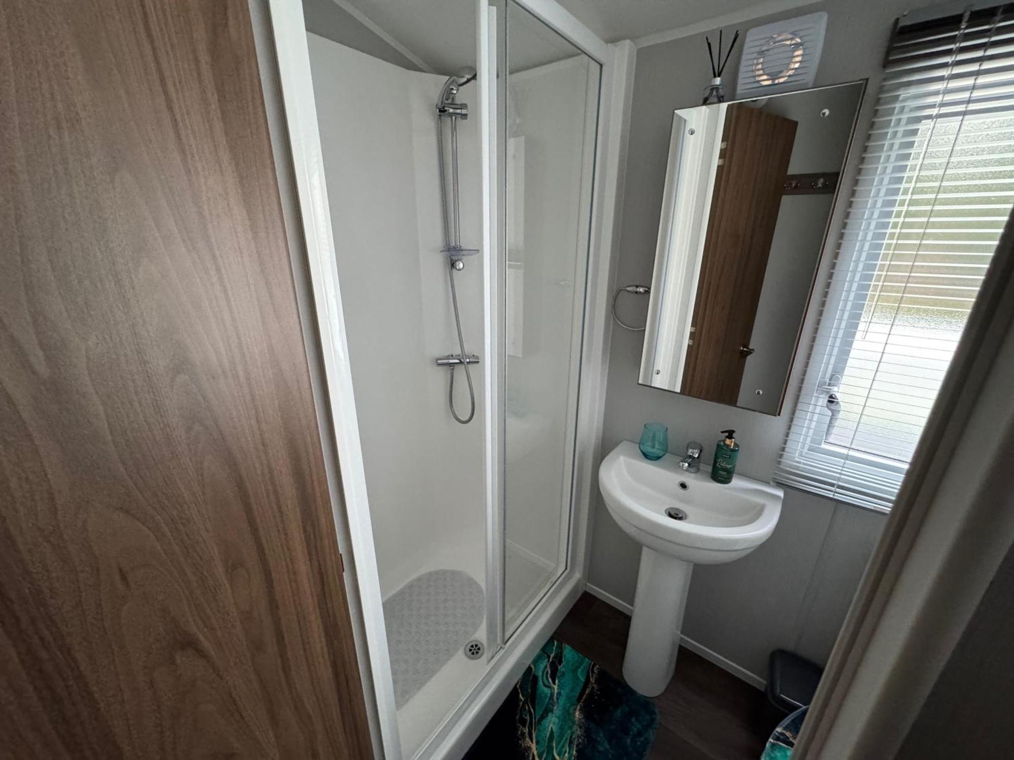 Апартаменты Haggerston Castle - Caravan - Sleeps 6 - Parking *